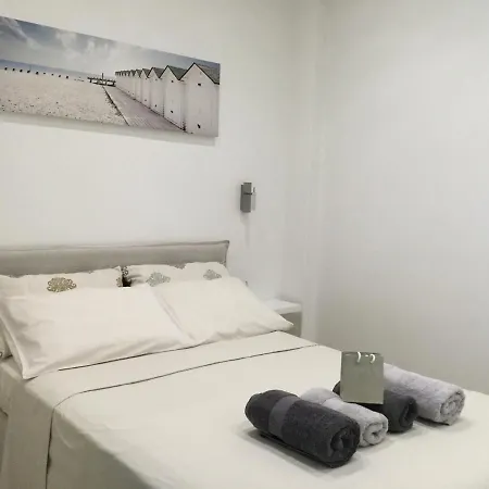 Carré D’or Super 2 Pièces *